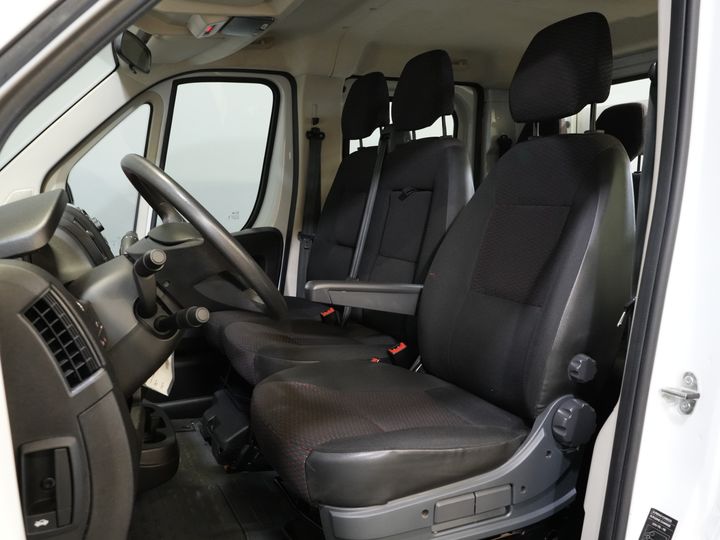 Opel Movano Open cargo box 2.2 140 CP DC Double Cab Open cargo box/ 7 Pers./ 2.5t Trekverm./ Cruise/ Airco/ 288x215x35/ Pick up
