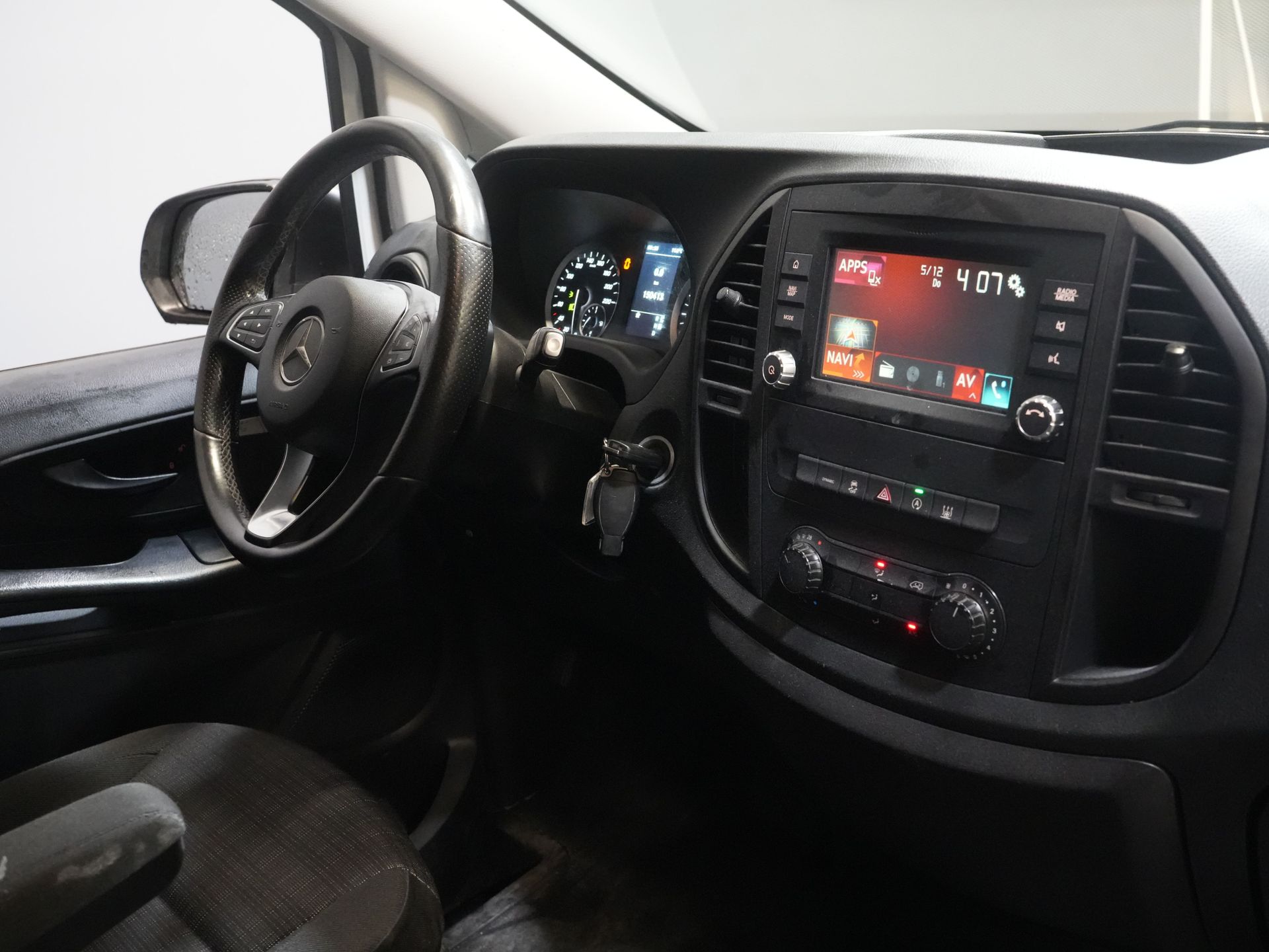 Mercedes-Benz Vito Van 116 CDI Aut. L2 RWD BPM БЕЗКОШТОВНО! Підігрів підставки / Навігація / Підігрів сидінь / Carplay / Камера / Круїз / Буксирувальний гак / Кондиціонер