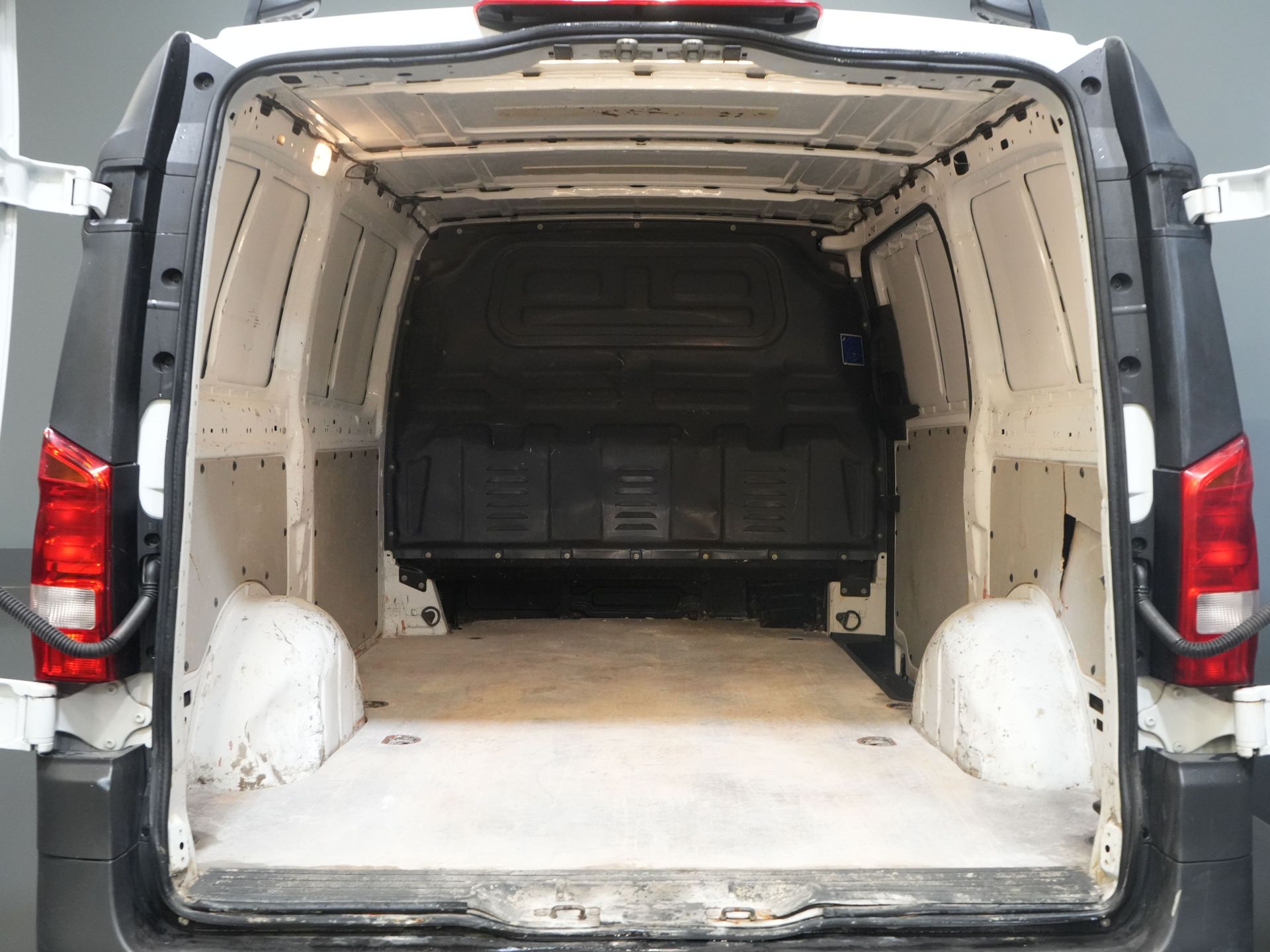 Mercedes-Benz Vito Van 116 CDI Aut. L2 RWD BPM БЕЗКОШТОВНО! Підігрів підставки / Навігація / Підігрів сидінь / Carplay / Камера / Круїз / Буксирувальний гак / Кондиціонер