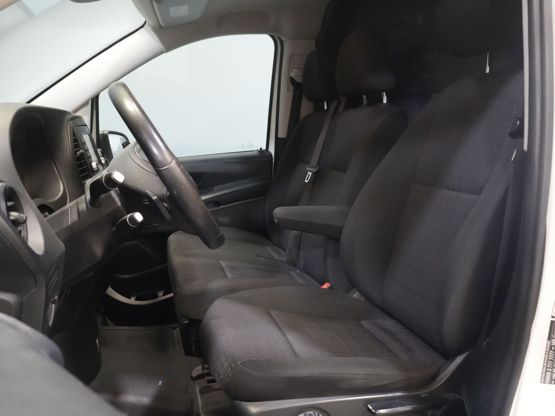 Mercedes-Benz Vito Van 116 CDI Aut. L2 RWD BPM БЕЗКОШТОВНО! Підігрів підставки / Навігація / Підігрів сидінь / Carplay / Камера / Круїз / Буксирувальний гак / Кондиціонер