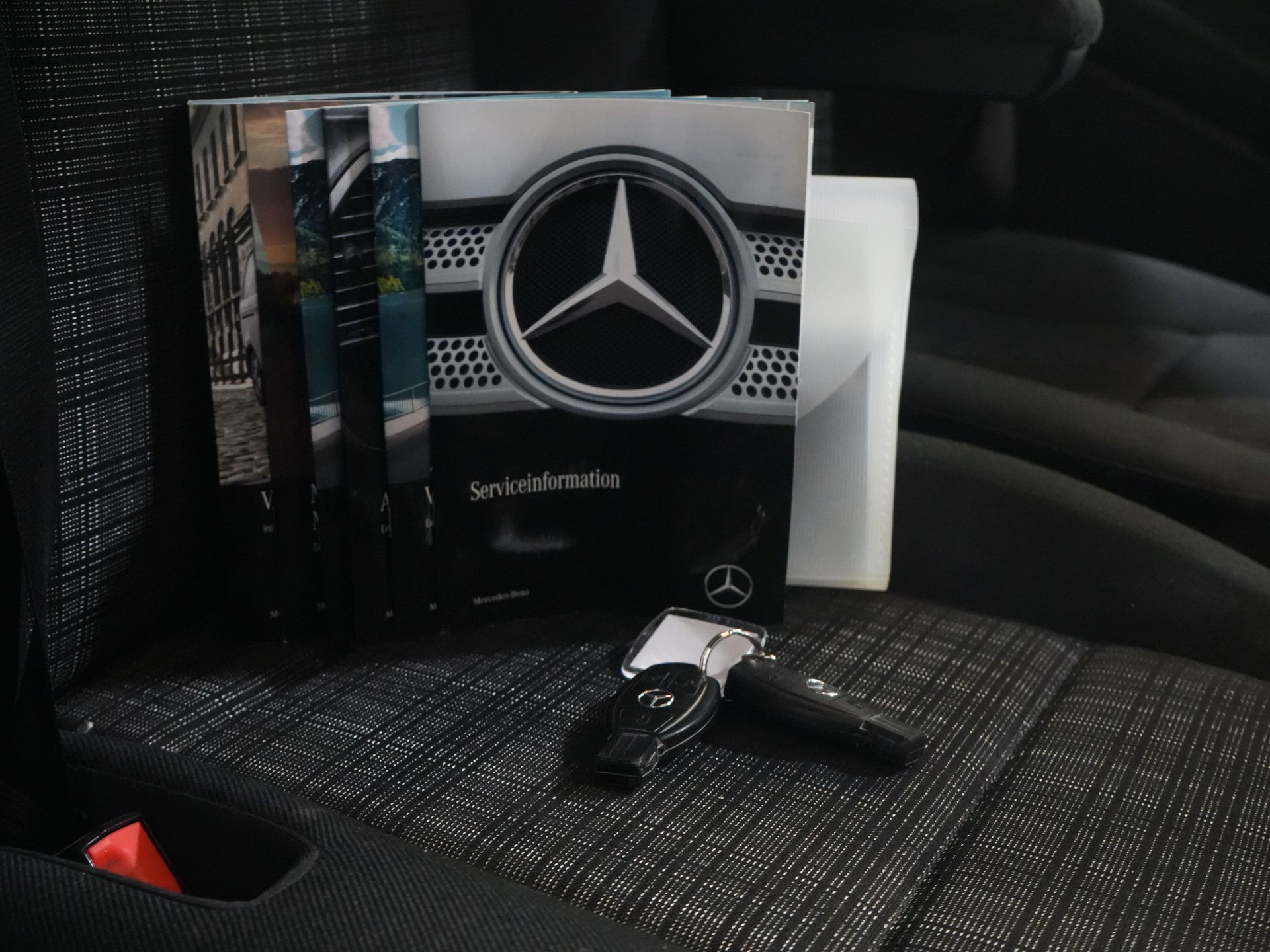 Mercedes-Benz Vito Van 116 CDI Aut. L2 RWD BPM БЕЗКОШТОВНО! Підігрів підставки / Навігація / Підігрів сидінь / Carplay / Камера / Круїз / Буксирувальний гак / Кондиціонер
