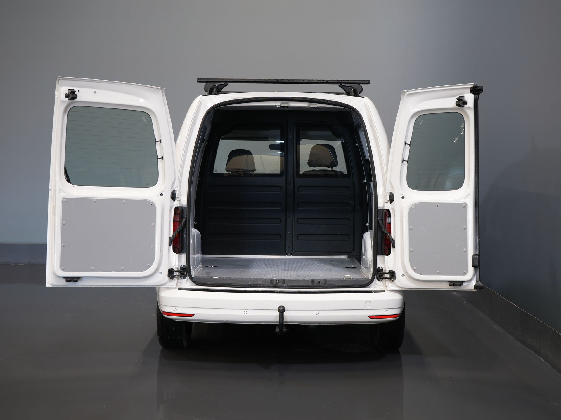 Volkswagen Caddy Van 2.0 TDI Edition 35 BPM БЕЗКОШТОВНО! Підігрів підставки/ Підігрів сидінь/ CarPlay/ PDC/ LMV/ Круїз/ Фаркоп/ Кондиціонер