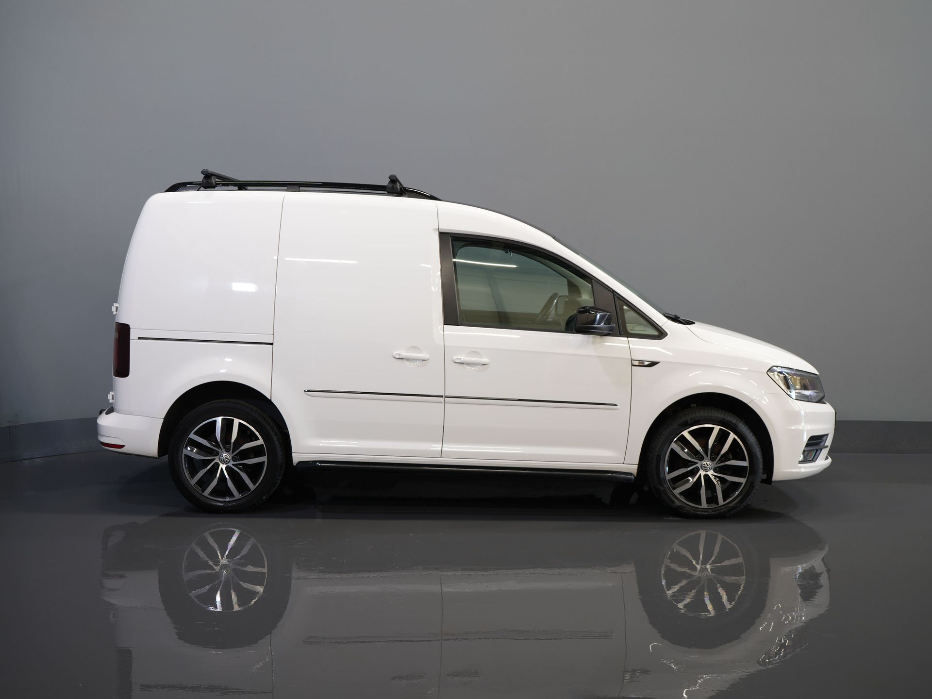 Volkswagen Caddy Van 2.0 TDI Edition 35 BPM БЕЗКОШТОВНО! Підігрів підставки/ Підігрів сидінь/ CarPlay/ PDC/ LMV/ Круїз/ Фаркоп/ Кондиціонер