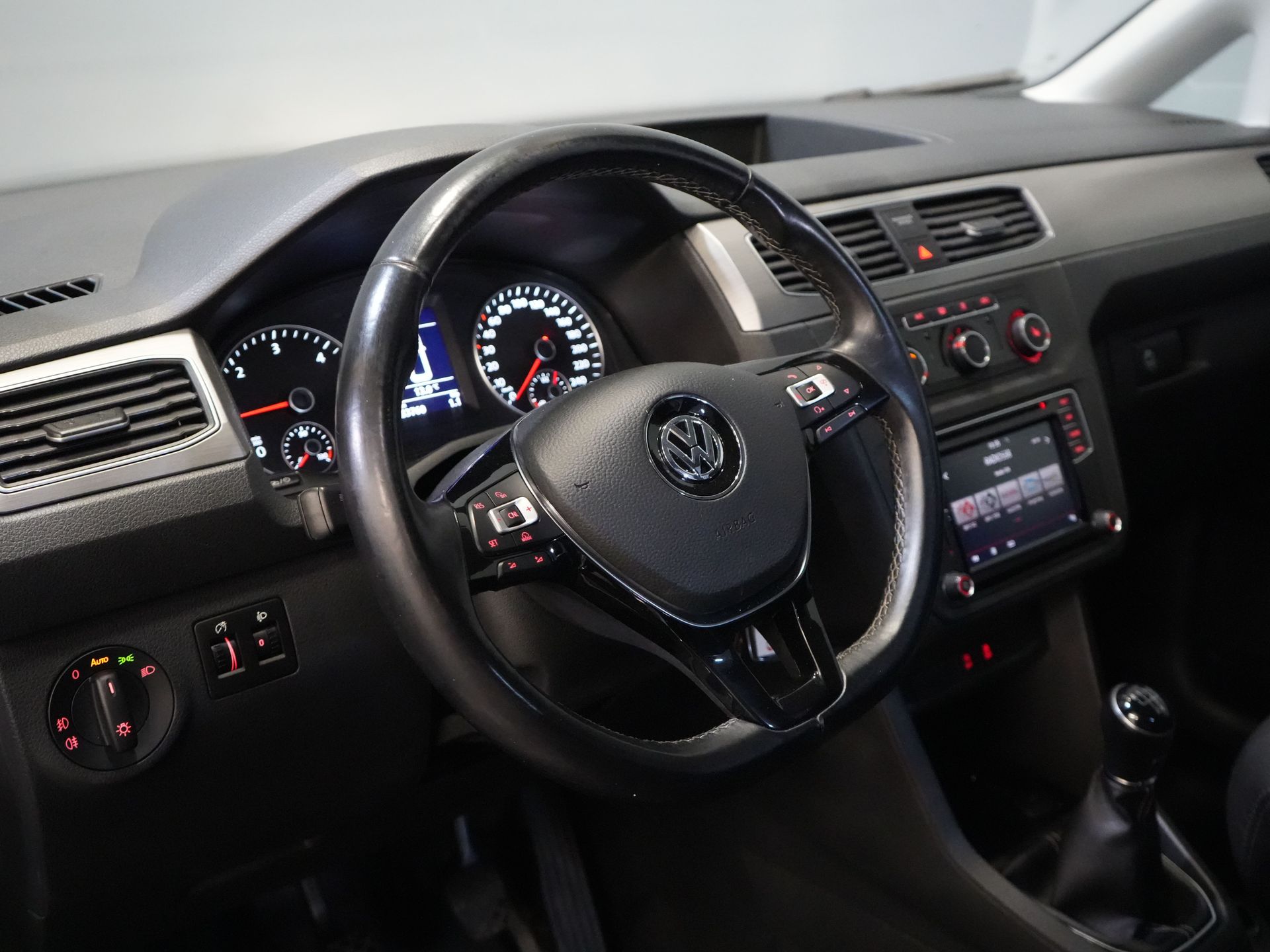 Volkswagen Caddy Van 2.0 TDI Edition 35 BPM БЕЗКОШТОВНО! Підігрів підставки/ Підігрів сидінь/ CarPlay/ PDC/ LMV/ Круїз/ Фаркоп/ Кондиціонер