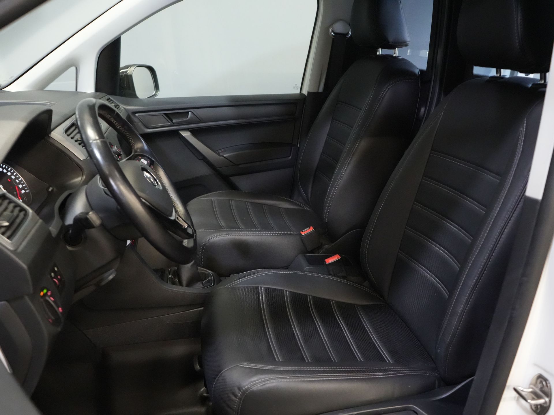 Volkswagen Caddy Van 2.0 TDI Edition 35 BPM БЕЗКОШТОВНО! Підігрів підставки/ Підігрів сидінь/ CarPlay/ PDC/ LMV/ Круїз/ Фаркоп/ Кондиціонер