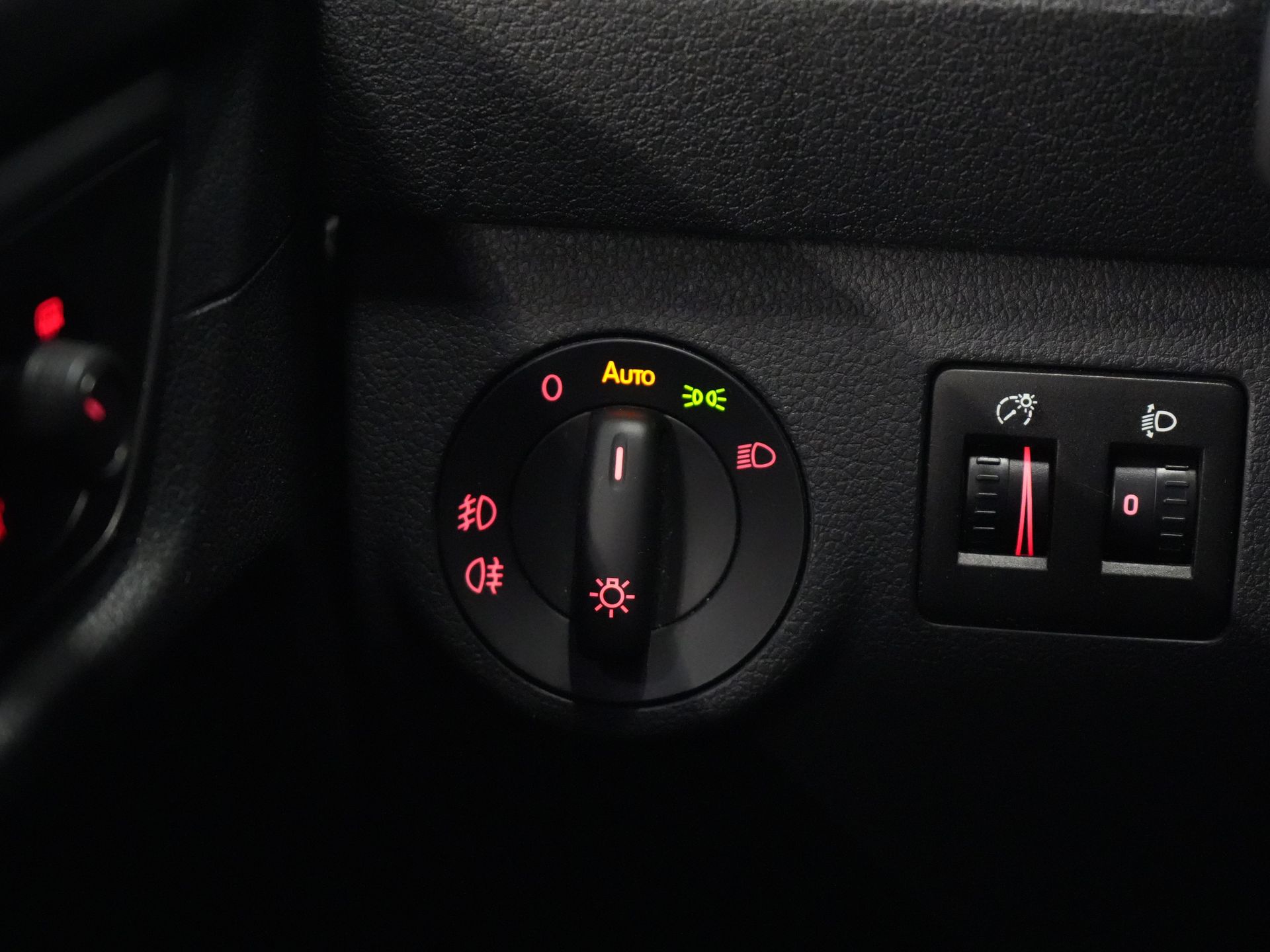 Volkswagen Caddy Van 2.0 TDI Edition 35 BPM БЕЗКОШТОВНО! Підігрів підставки/ Підігрів сидінь/ CarPlay/ PDC/ LMV/ Круїз/ Фаркоп/ Кондиціонер