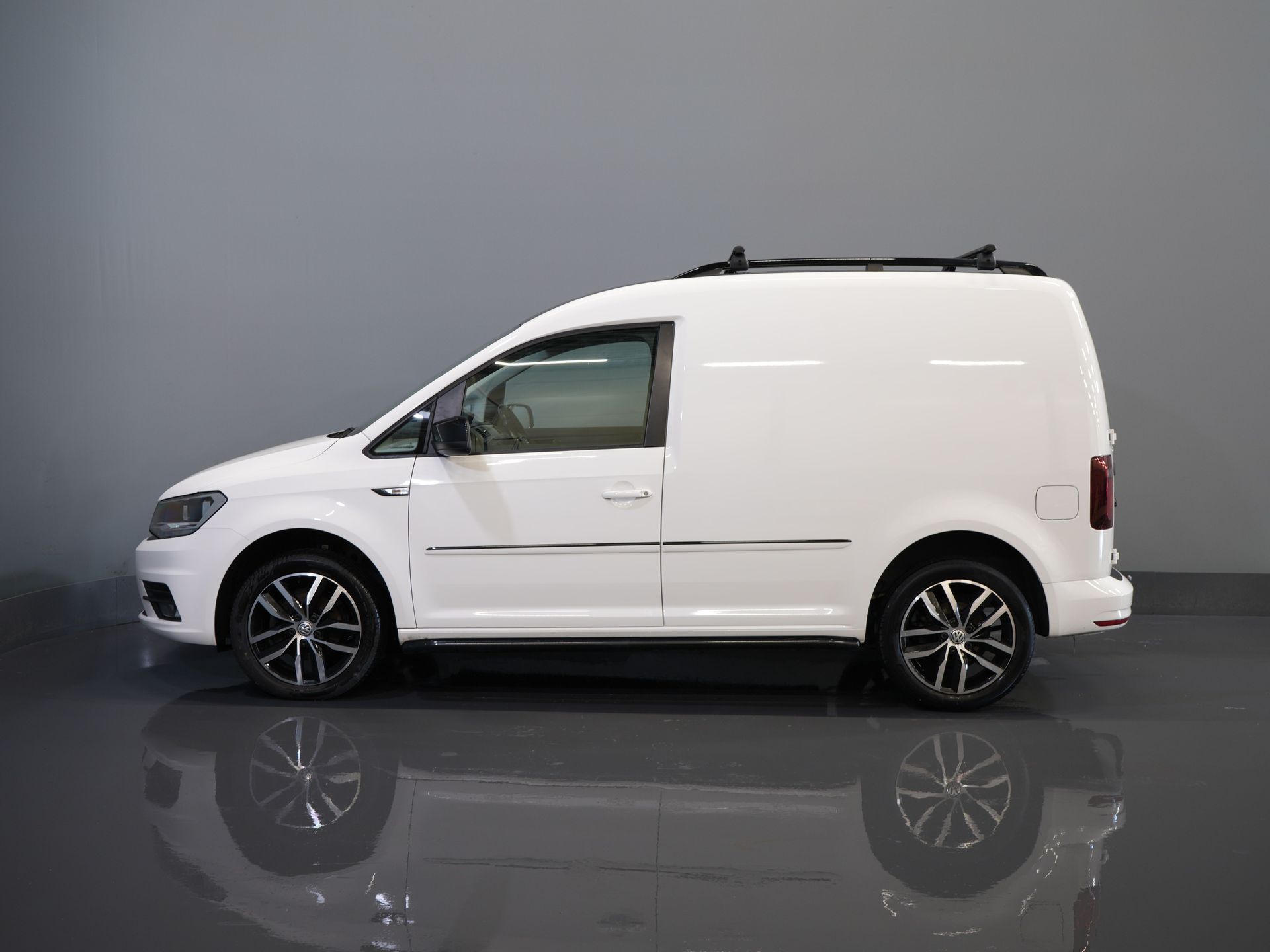 Volkswagen Caddy Van 2.0 TDI Edition 35 BPM БЕЗКОШТОВНО! Підігрів підставки/ Підігрів сидінь/ CarPlay/ PDC/ LMV/ Круїз/ Фаркоп/ Кондиціонер