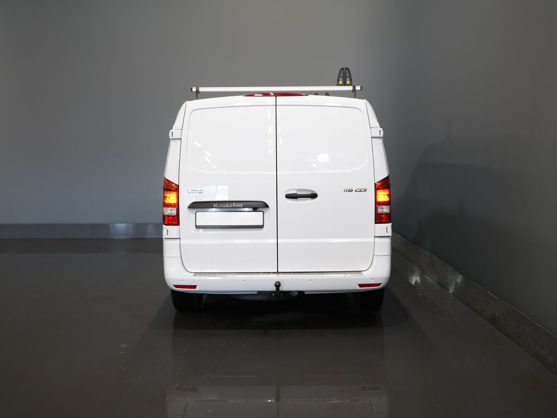 Mercedes-Benz Vito Furgone 119 CDI Aut. XL L3 LED/ Riscaldamento del pianale/ Riscaldamento dei sedili/ Carplay/ Navi/ Telecamera/ PDC/ LMV/ Cruise/ Gancio di traino/ Aria condizionata