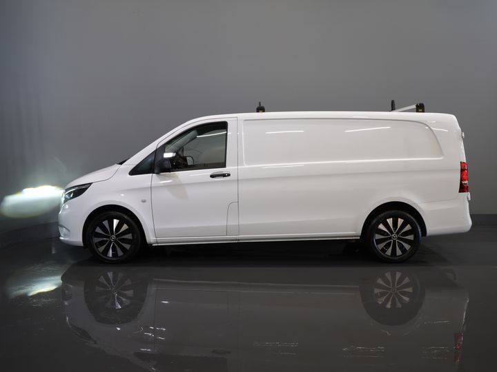 Mercedes-Benz Vito Furgone 119 CDI Aut. XL L3 LED/ Riscaldamento del pianale/ Riscaldamento dei sedili/ Carplay/ Navi/ Telecamera/ PDC/ LMV/ Cruise/ Gancio di traino/ Aria condizionata