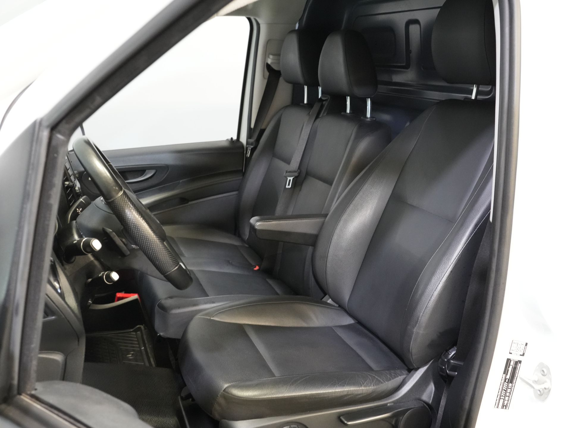 Mercedes-Benz Vito Furgone 119 CDI Aut. XL L3 LED/ Riscaldamento del pianale/ Riscaldamento dei sedili/ Carplay/ Navi/ Telecamera/ PDC/ LMV/ Cruise/ Gancio di traino/ Aria condizionata