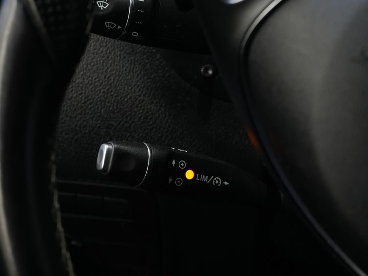 Mercedes-Benz Vito Furgone 119 CDI Aut. XL L3 LED/ Riscaldamento del pianale/ Riscaldamento dei sedili/ Carplay/ Navi/ Telecamera/ PDC/ LMV/ Cruise/ Gancio di traino/ Aria condizionata