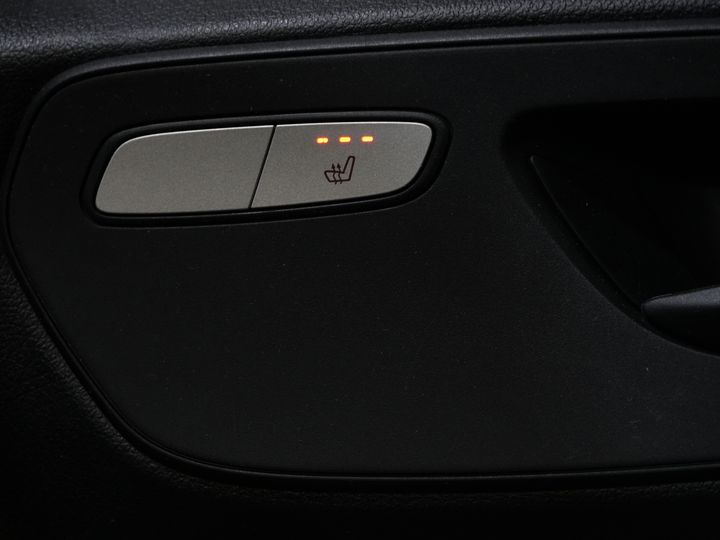 Mercedes-Benz Vito Furgone 119 CDI Aut. XL L3 LED/ Riscaldamento del pianale/ Riscaldamento dei sedili/ Carplay/ Navi/ Telecamera/ PDC/ LMV/ Cruise/ Gancio di traino/ Aria condizionata