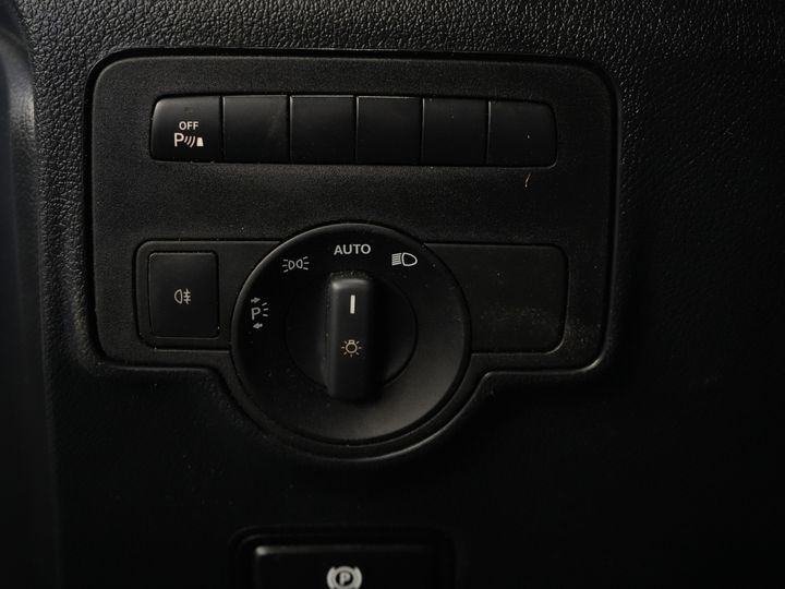 Mercedes-Benz Vito Furgone 119 CDI Aut. XL L3 LED/ Riscaldamento del pianale/ Riscaldamento dei sedili/ Carplay/ Navi/ Telecamera/ PDC/ LMV/ Cruise/ Gancio di traino/ Aria condizionata