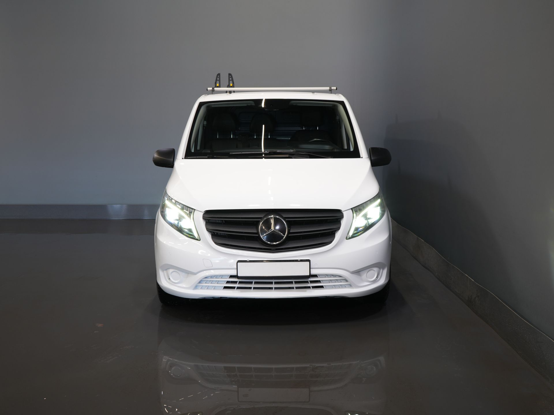 Mercedes-Benz Vito Furgone 119 CDI Aut. XL L3 LED/ Riscaldamento del pianale/ Riscaldamento dei sedili/ Carplay/ Navi/ Telecamera/ PDC/ LMV/ Cruise/ Gancio di traino/ Aria condizionata