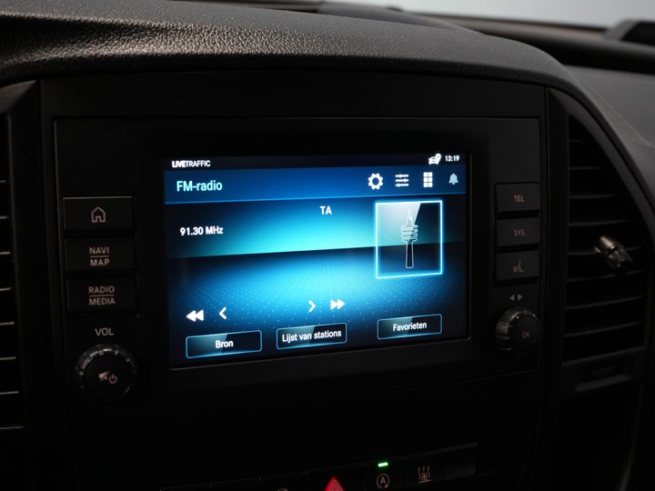 Mercedes-Benz Vito Furgone 119 CDI Aut. XL L3 LED/ Riscaldamento del pianale/ Riscaldamento dei sedili/ Carplay/ Navi/ Telecamera/ PDC/ LMV/ Cruise/ Gancio di traino/ Aria condizionata
