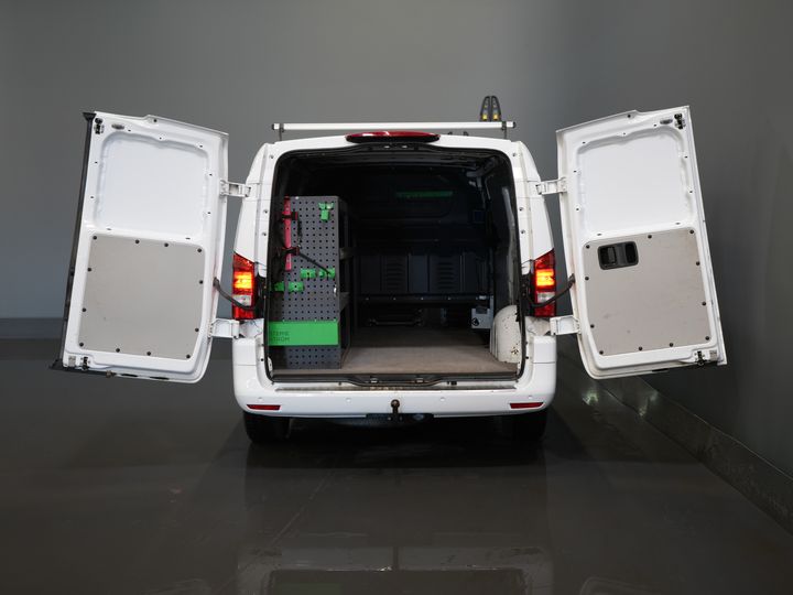 Mercedes-Benz Vito Furgone 119 CDI Aut. XL L3 LED/ Riscaldamento del pianale/ Riscaldamento dei sedili/ Carplay/ Navi/ Telecamera/ PDC/ LMV/ Cruise/ Gancio di traino/ Aria condizionata
