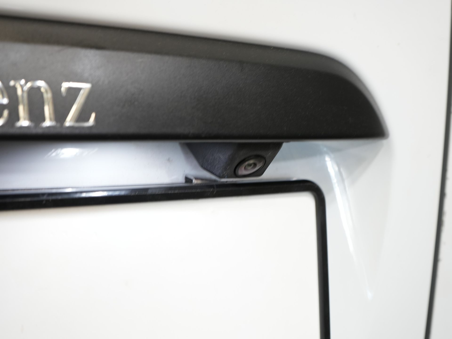 Mercedes-Benz Vito Furgone 119 CDI Aut. XL L3 LED/ Riscaldamento del pianale/ Riscaldamento dei sedili/ Carplay/ Navi/ Telecamera/ PDC/ LMV/ Cruise/ Gancio di traino/ Aria condizionata