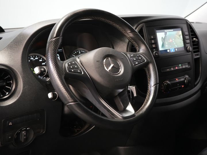 Mercedes-Benz Vito Furgone 119 CDI Aut. XL L3 LED/ Riscaldamento del pianale/ Riscaldamento dei sedili/ Carplay/ Navi/ Telecamera/ PDC/ LMV/ Cruise/ Gancio di traino/ Aria condizionata