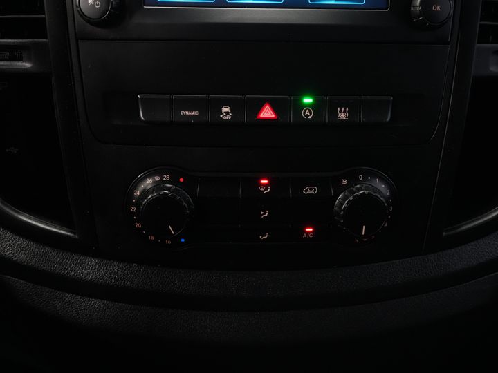 Mercedes-Benz Vito Furgone 119 CDI Aut. XL L3 LED/ Riscaldamento del pianale/ Riscaldamento dei sedili/ Carplay/ Navi/ Telecamera/ PDC/ LMV/ Cruise/ Gancio di traino/ Aria condizionata
