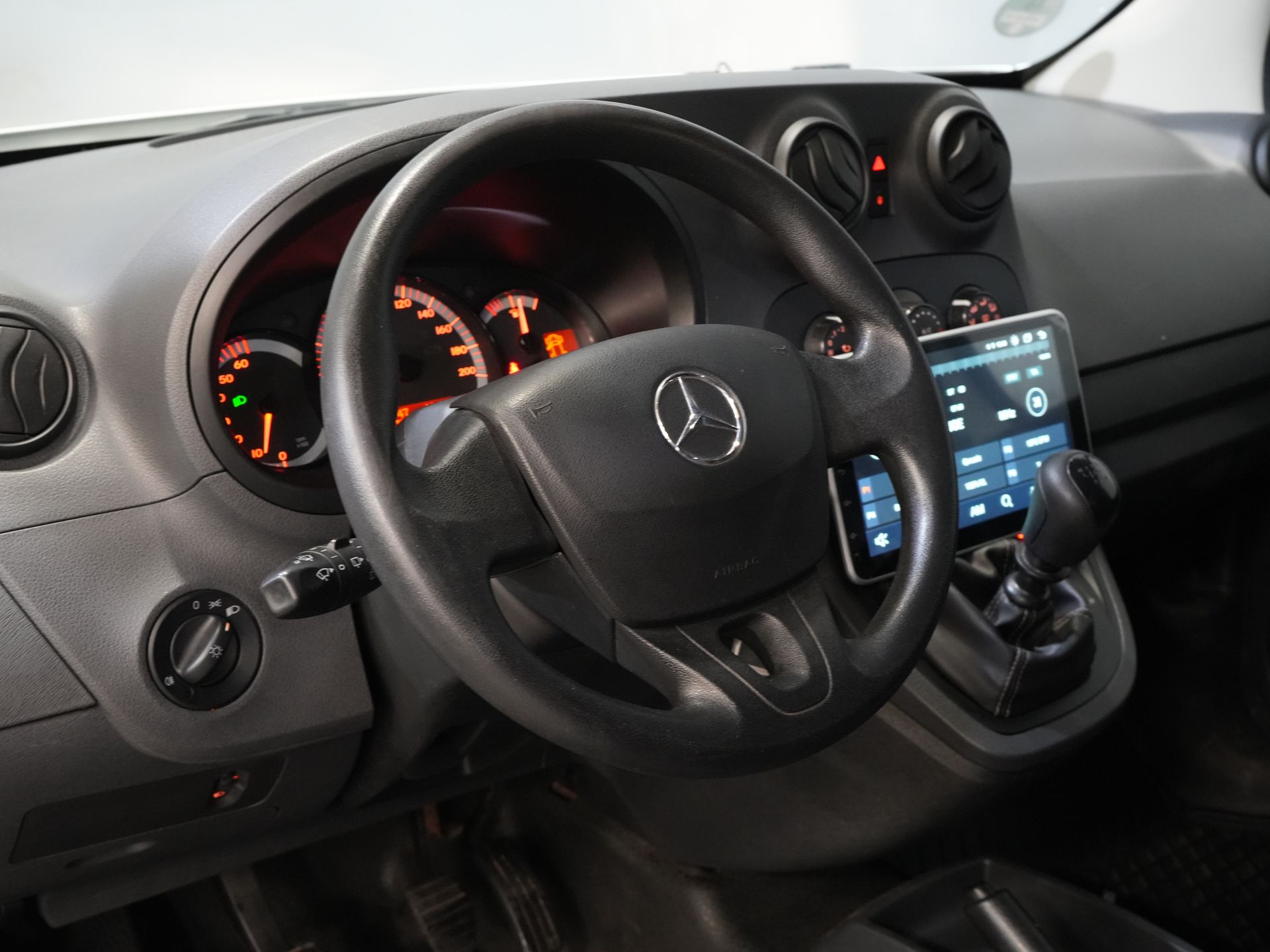 Mercedes-Benz Citan Van 112 BENZINE MARGE Imperial/ Fixare/ Bare laterale/ Aer condiționat/ Cârlig de remorcare/ PDC