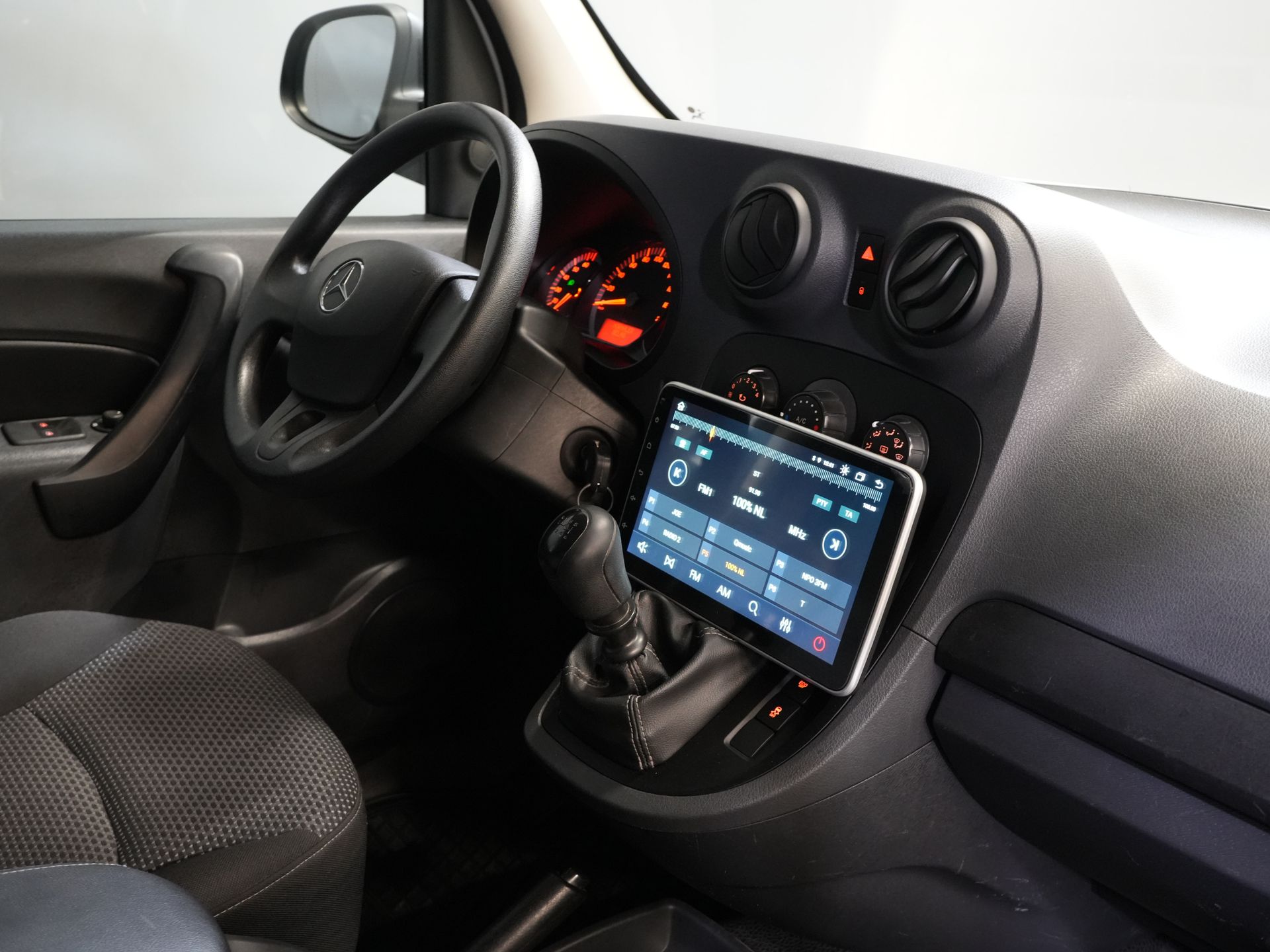 Mercedes-Benz Citan Van 112 BENZINE MARGE Imperial/ Fixare/ Bare laterale/ Aer condiționat/ Cârlig de remorcare/ PDC