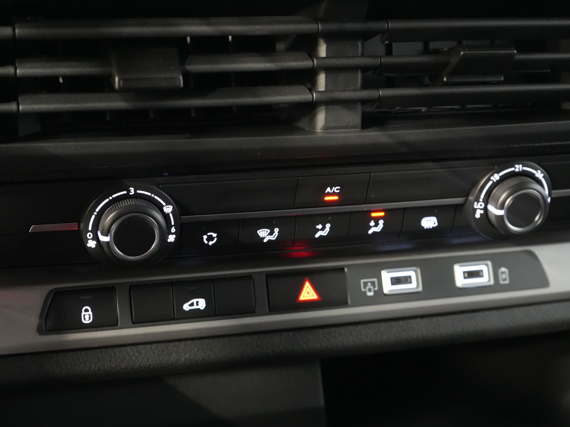 Citroën Jumpy Van 2.0 HDI 180 hp Aut. L3 BPM FREE! Navi/ Carplay/ Camera/ PDC/ Cruise/ Airco
