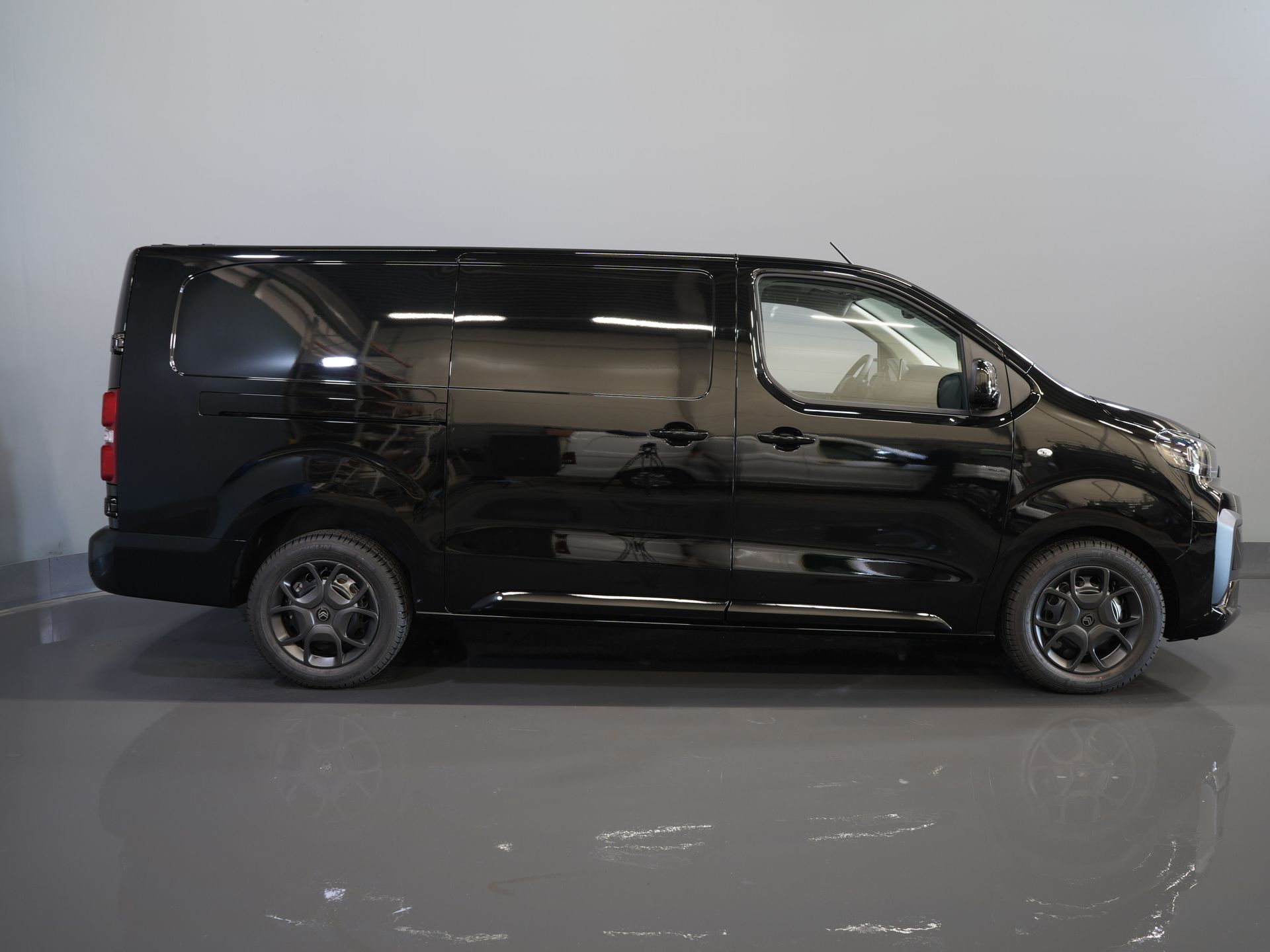 Citroën Jumpy Van 2.0 HDI 180 hp Aut. L3 BPM FREE! Navi/ Carplay/ Camera/ PDC/ Cruise/ Airco