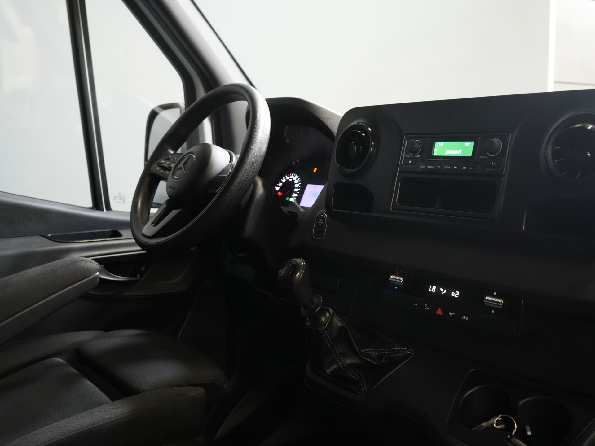 Mercedes-Benz Sprinter Van 314 2.2 CDI RWD EXPORT ONLY L2H2 Cruise/ Airco/ Towing hook