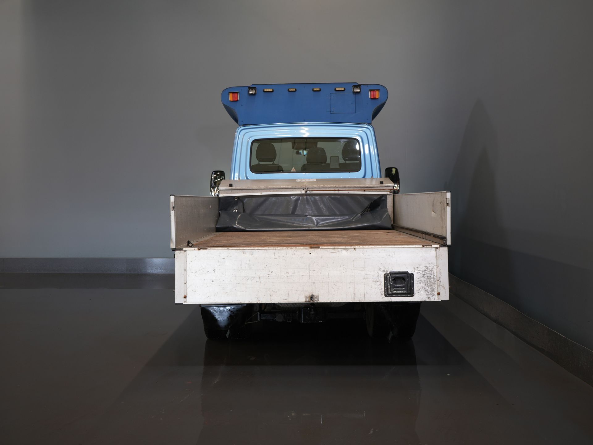 Iveco 40C16 z otwartą skrzynią ładunkową, Iveco Daily, skrzynia biegów ZF, automatyczna. UNIKAT! BE – ciągnik siodłowy / skrzynia wyładowcza / piąte koło / podwójne opony / tachograf / oświetlenie LED / CarPlay / alarm III / fotel z regulacją wysokości / klimatyzacja / 