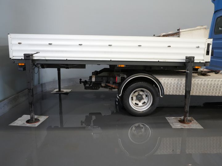 Iveco 40C16 z otwartą skrzynią ładunkową, Iveco Daily, skrzynia biegów ZF, automatyczna. UNIKAT! BE – ciągnik siodłowy / skrzynia wyładowcza / piąte koło / podwójne opony / tachograf / oświetlenie LED / CarPlay / alarm III / fotel z regulacją wysokości / klimatyzacja / 