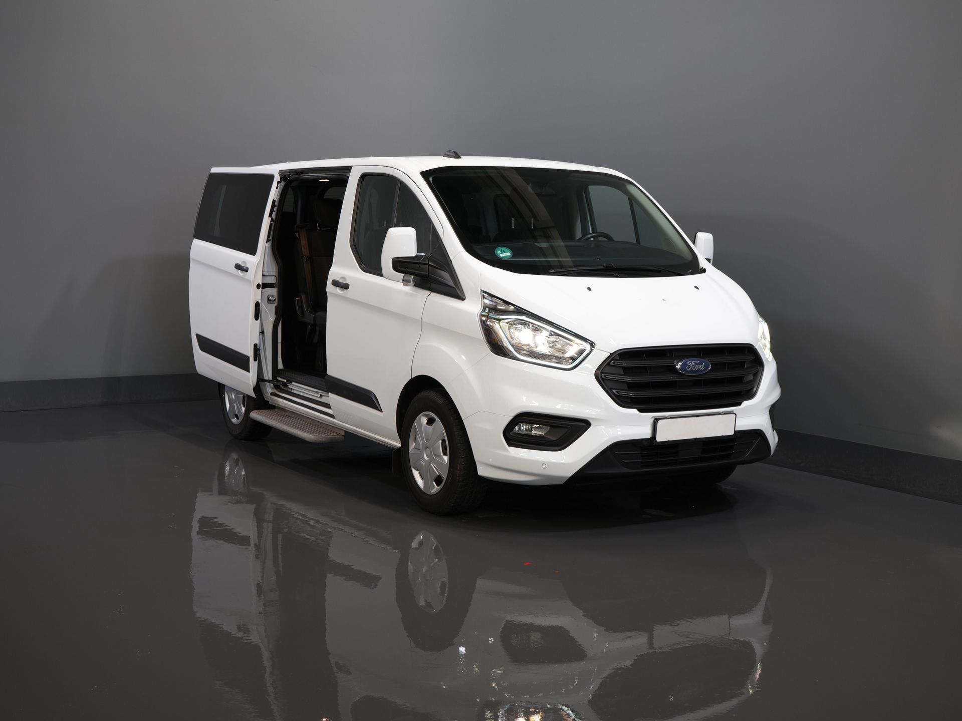Ford Transit Custom Passenger Transport Tourneo 2.0 TDCI €.... incl. TVA/BPM Trend Combi/ Combi/ 9 Person/ 9 P/ Cruise/ PDC/ Airco