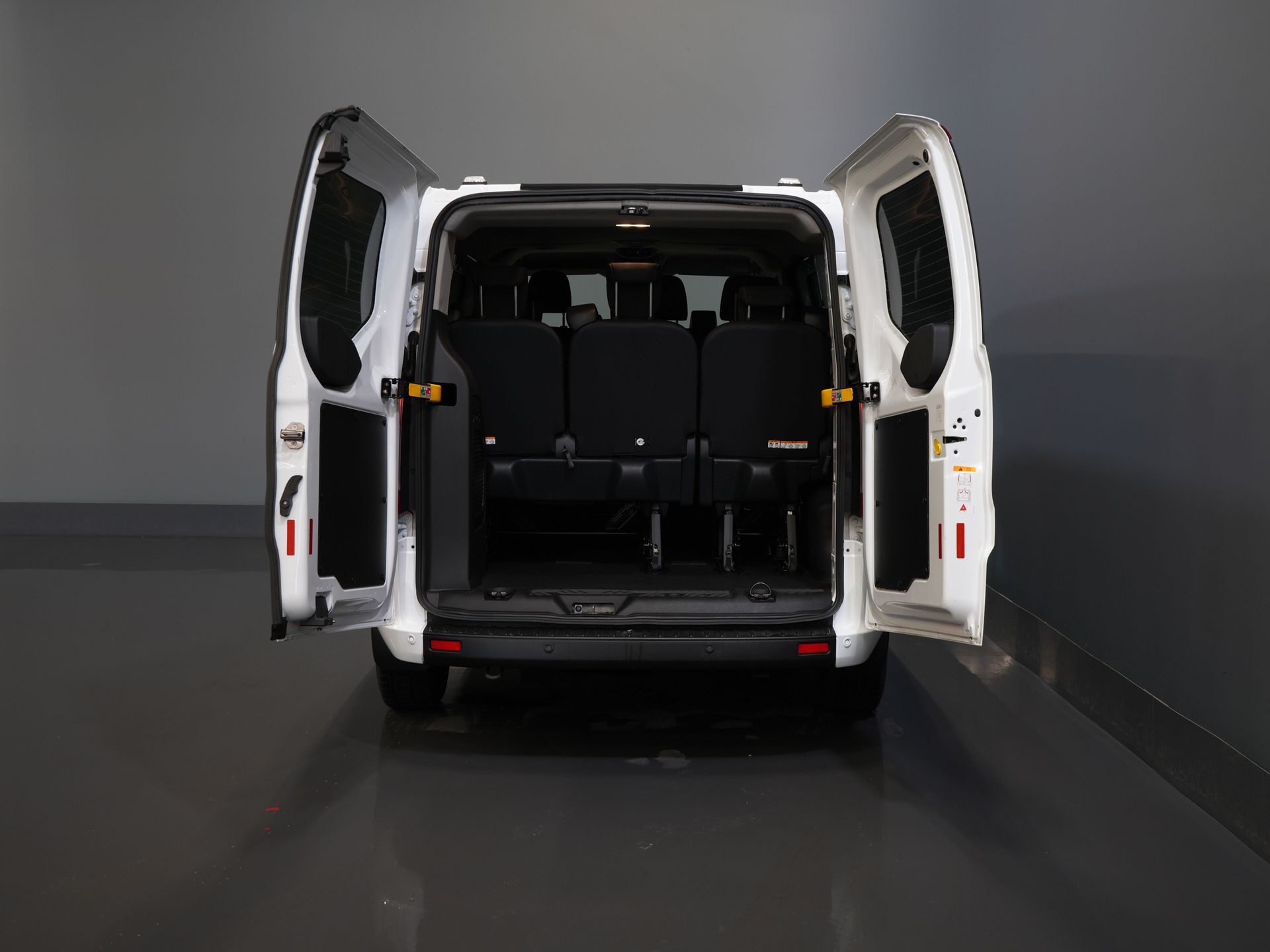 Ford Transit Custom Passenger Transport Tourneo 2.0 TDCI €.... incl. TVA/BPM Trend Combi/ Combi/ 9 Person/ 9 P/ Cruise/ PDC/ Airco