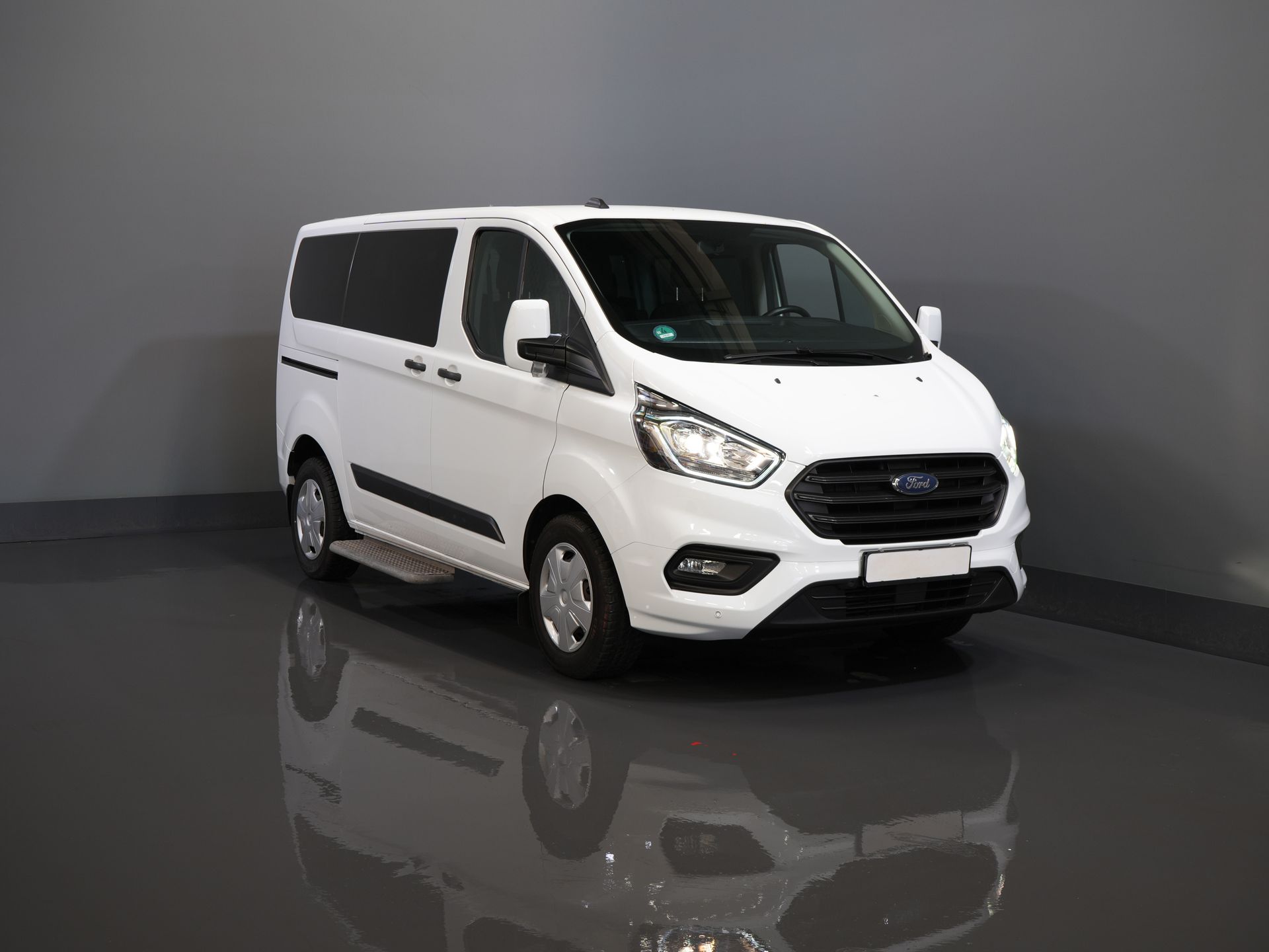 Ford Transit Custom Passenger Transport Tourneo 2.0 TDCI €.... incl. TVA/BPM Trend Combi/ Combi/ 9 Person/ 9 P/ Cruise/ PDC/ Airco