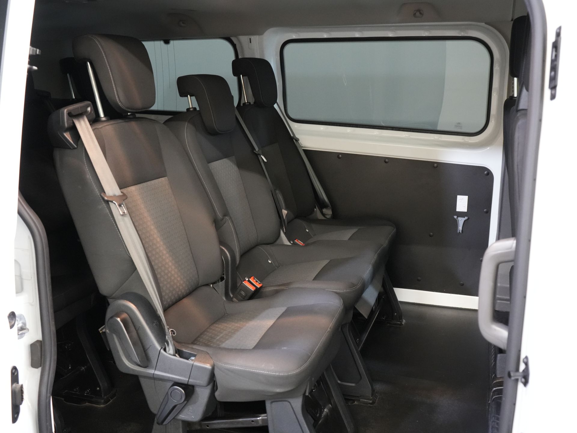 Ford Transit Custom Passenger Transport Tourneo 2.0 TDCI €.... incl. TVA/BPM Trend Combi/ Combi/ 9 Person/ 9 P/ Cruise/ PDC/ Airco