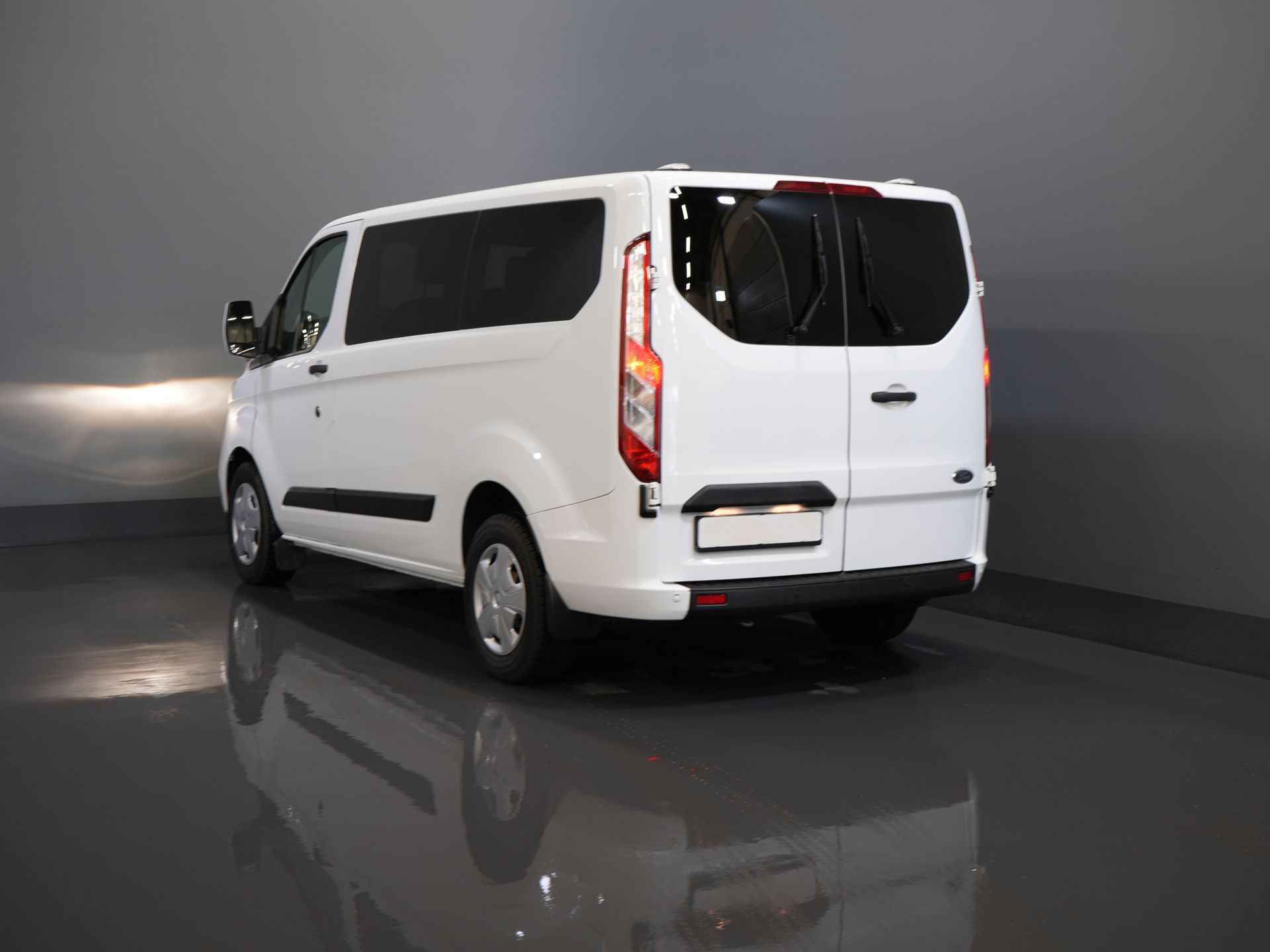 Ford Transit Custom Passenger Transport Tourneo 2.0 TDCI €.... incl. TVA/BPM Trend Combi/ Combi/ 9 Person/ 9 P/ Cruise/ PDC/ Airco