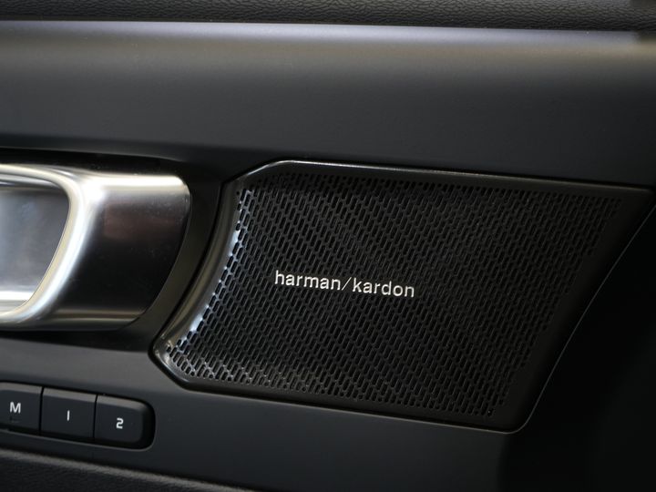 Volvo XC40 SUV 1.5 PHEV Ultimate Bright Pano/ Leather/ Harman & Kardon/ Mem.seat/ Elek.Towbar/ Adapt.cruise/ LED/ Seatverw./ Steeringw./ Elek.