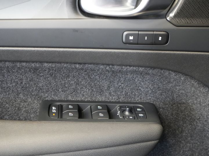 Volvo XC40 SUV 1.5 PHEV Ultimate Bright Pano/ Leather/ Harman & Kardon/ Mem.seat/ Elek.Towbar/ Adapt.cruise/ LED/ Seatverw./ Steeringw./ Elek.