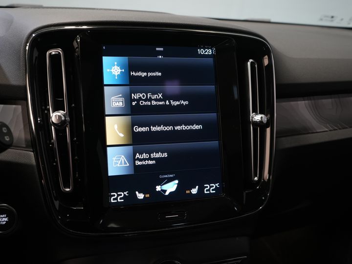 Volvo XC40 SUV 1.5 PHEV Ultimate Bright Pano/ Leather/ Harman & Kardon/ Mem.seat/ Elek.Towbar/ Adapt.cruise/ LED/ Seatverw./ Steeringw./ Elek.