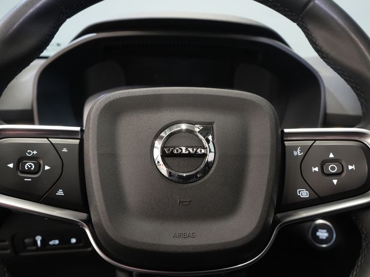 Volvo XC40 SUV 1.5 PHEV Ultimate Bright Pano/ Leather/ Harman & Kardon/ Mem.seat/ Elek.Towbar/ Adapt.cruise/ LED/ Seatverw./ Steeringw./ Elek.