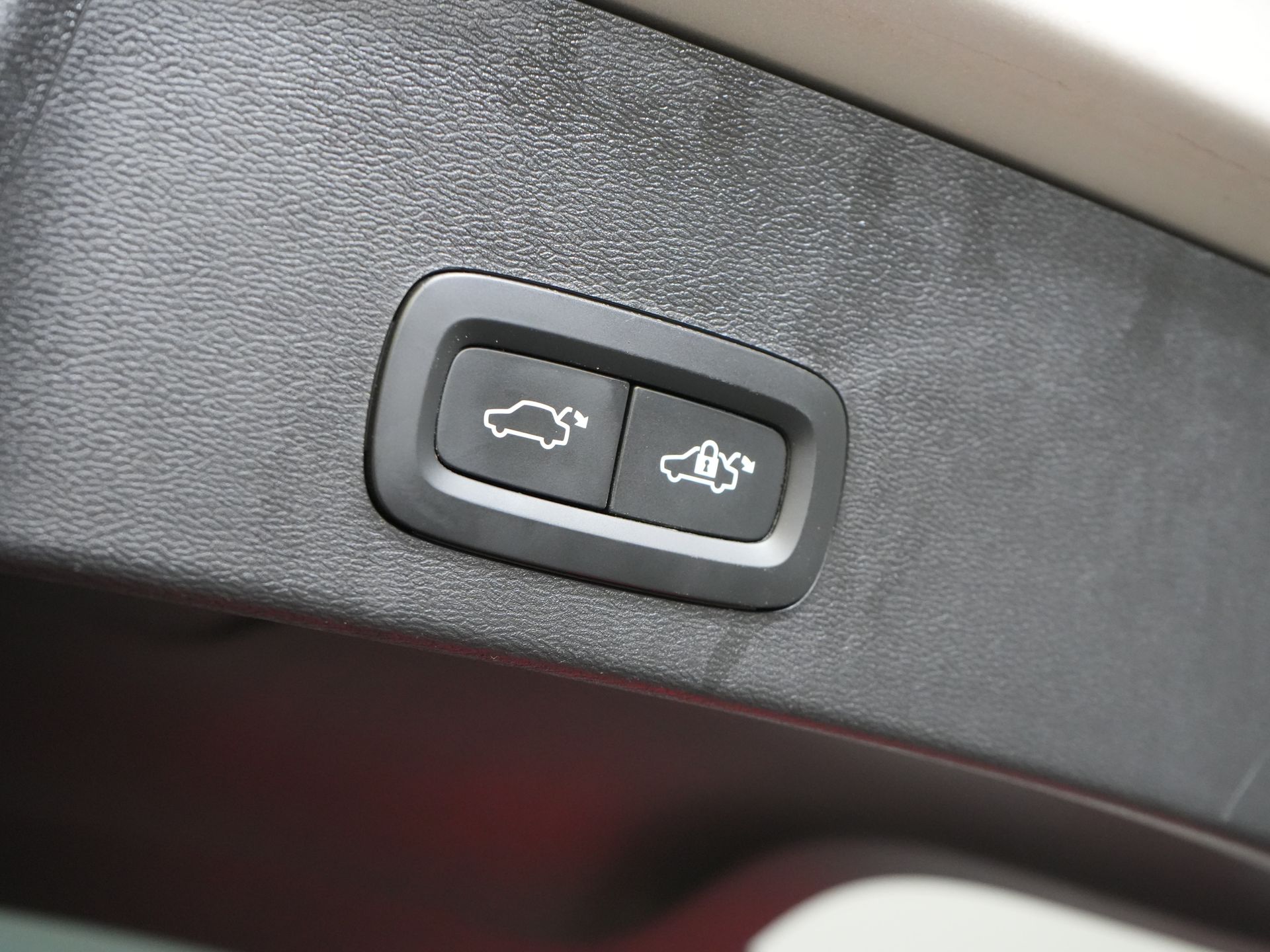 Volvo XC40 SUV 1.5 PHEV Ultimate Bright Pano/ Leather/ Harman & Kardon/ Mem.seat/ Elek.Towbar/ Adapt.cruise/ LED/ Seatverw./ Steeringw./ Elek.