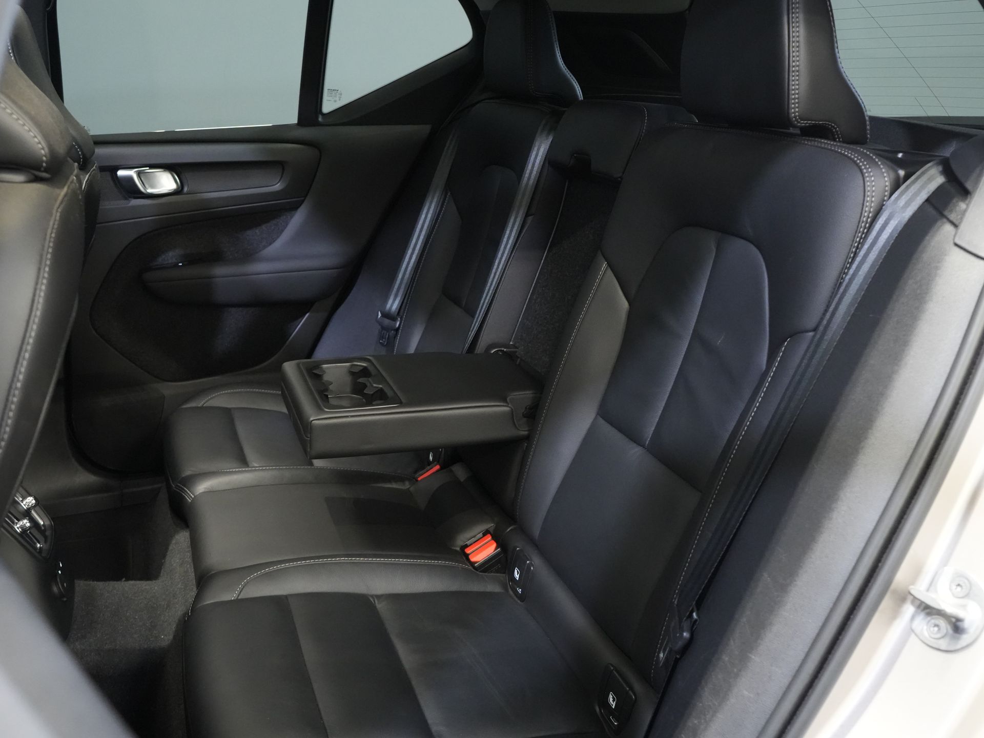 Volvo XC40 SUV 1.5 PHEV Ultimate Bright Pano/ Leather/ Harman & Kardon/ Mem.seat/ Elek.Towbar/ Adapt.cruise/ LED/ Seatverw./ Steeringw./ Elek.