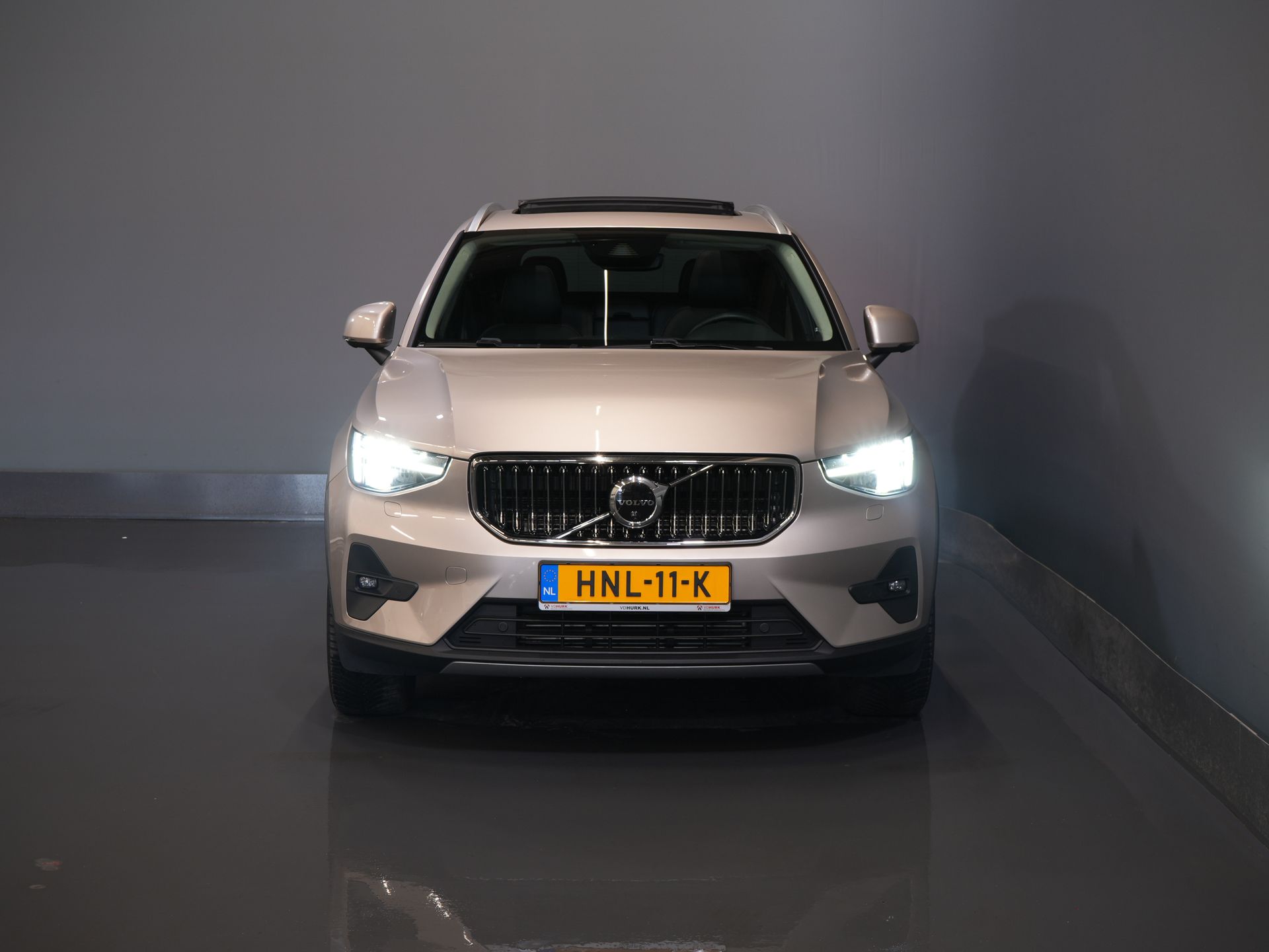 Volvo XC40 SUV 1.5 PHEV Ultimate Bright Pano/ Leather/ Harman & Kardon/ Mem.seat/ Elek.Towbar/ Adapt.cruise/ LED/ Seatverw./ Steeringw./ Elek.