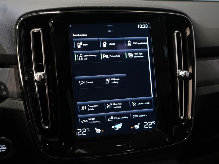 Volvo XC40 SUV 1.5 PHEV Ultimate Bright Pano/ Leather/ Harman & Kardon/ Mem.seat/ Elek.Towbar/ Adapt.cruise/ LED/ Seatverw./ Steeringw./ Elek.