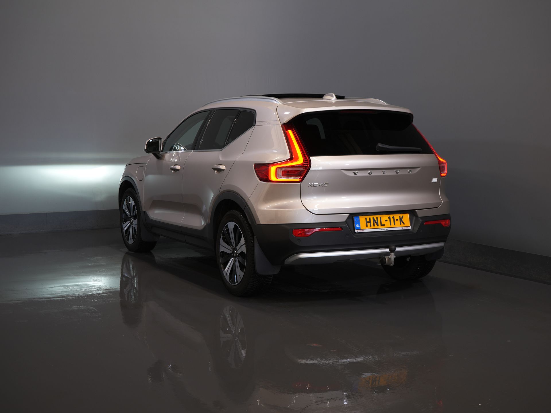 Volvo XC40 SUV 1.5 PHEV Ultimate Bright Pano/ Leather/ Harman & Kardon/ Mem.seat/ Elek.Towbar/ Adapt.cruise/ LED/ Seatverw./ Steeringw./ Elek.