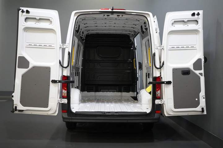 Volkswagen Crafter Van 35 2.0 TDI 140 hp DSG Aut. L3H3 BPM FREE! LED/ Virtuelles Cockpit/ Kamera/ Cruise/ Carplay/ Gev.Stoel