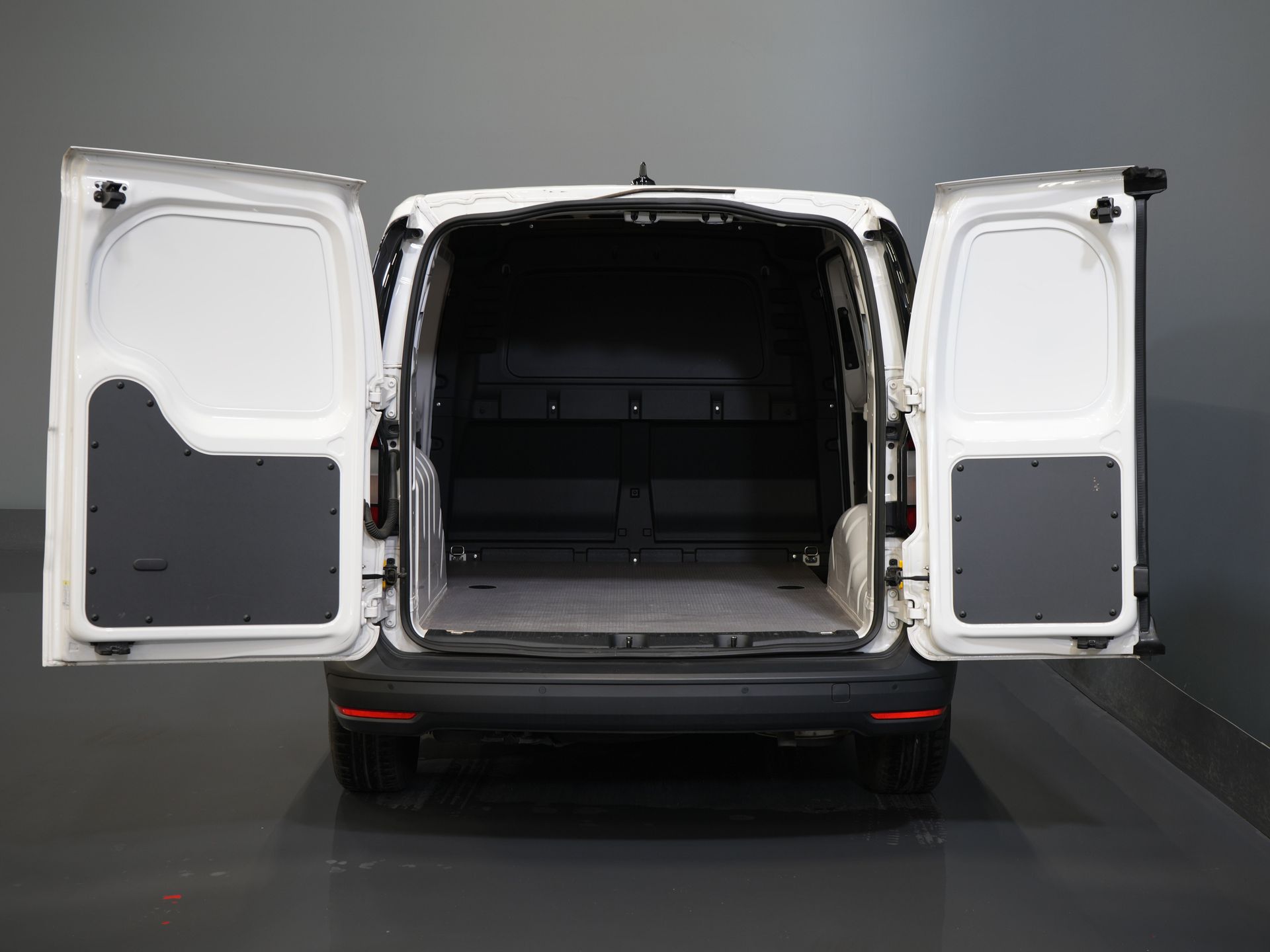 Volkswagen Caddy Cargo Delivery Van 1.5 TSI PETROL BPM FREE! Cruise control/ Air conditioning/ DAB/ PDC