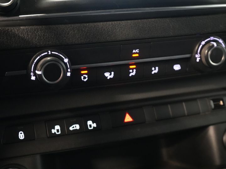 Peugeot Expert Van 2.0 HDI Aut. 180 CP L3 BPM GRATUIT! 2x Elek.Schuif./ Alarmă III/ LMV/ Carplay/ PDC/ Navi/ Keyless/ Airco