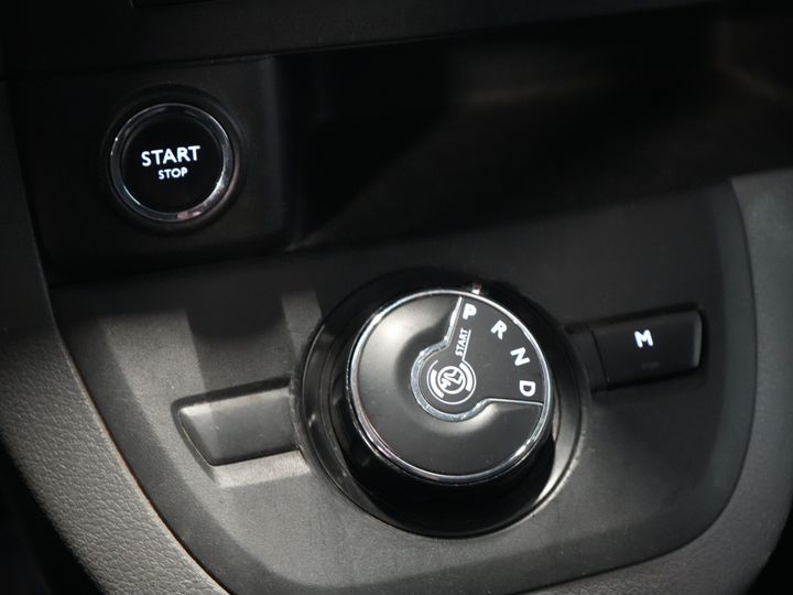 Peugeot Expert Van 2.0 HDI Aut. 180 CP L3 BPM GRATUIT! 2x Elek.Schuif./ Alarmă III/ LMV/ Carplay/ PDC/ Navi/ Keyless/ Airco