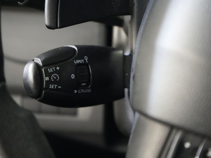 Peugeot Expert Van 2.0 HDI Aut. 180 CP L3 BPM GRATUIT! 2x Elek.Schuif./ Alarmă III/ LMV/ Carplay/ PDC/ Navi/ Keyless/ Airco