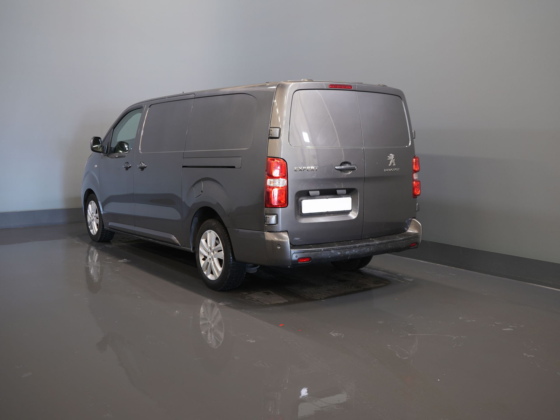 Peugeot Expert Van 2.0 HDI Aut. 180 CP L3 BPM GRATUIT! 2x Elek.Schuif./ Alarmă III/ LMV/ Carplay/ PDC/ Navi/ Keyless/ Airco
